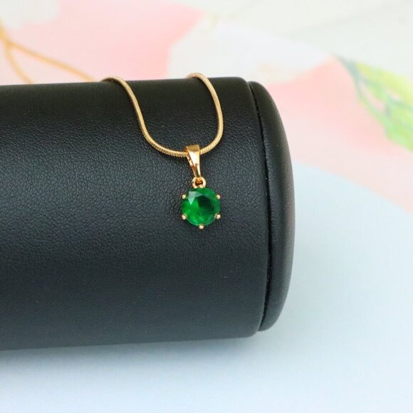 "Elegant Green Solitaire Pendant in Gold – Radiant Accent, XPPT1641 - Picture 3 of 13